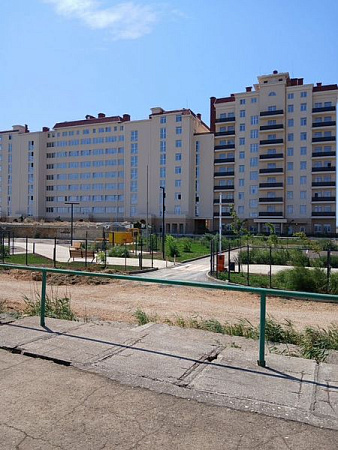 Фото 10. Однокомнатная квартира с видом на розовое озеро в Евпатории