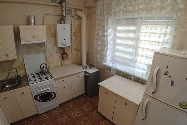 Фото 9. Недорогой трехкомнатный дом в центре Евпатории 