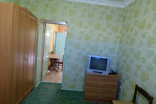 Фото 8. Небольшой дом со своим двором в курортной зоне Евпатории