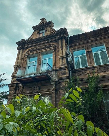 Фото 1. Квартира- студия в историческом доме на улице Дувановской