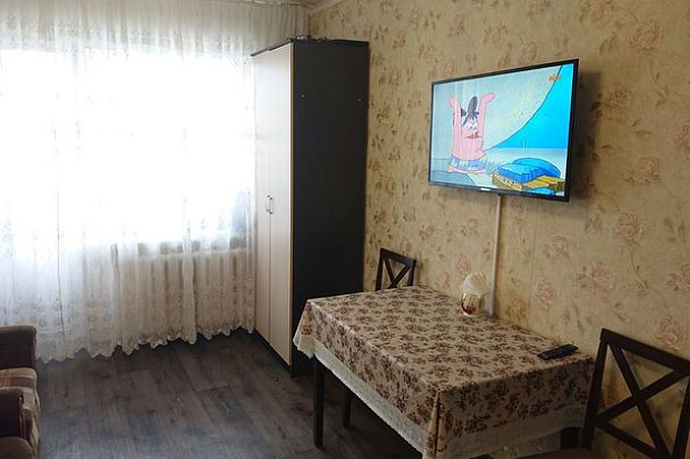 Фото 1. Трёхкомнатная квартира со всеми необходимыми удобствами недалеко от озера Мойнаки