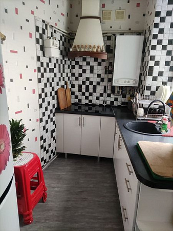 Фото 1. Трёхкомнатный номер в центре Евпатории