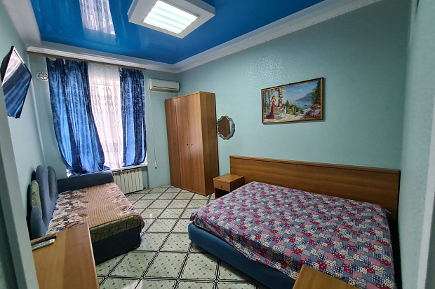 Фото 18. Трехкомнатный дом со своим двором в центре Евпатории