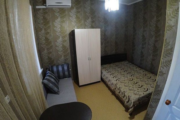 Фото 2. Однокомнатный номер в старом городе Евпатории
