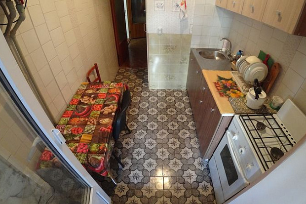 Фото 8. Однокомнатная квартира царской постройки с высокими потолками в курортной зоне