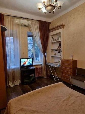 Фото 3. Однокомнатная квартира в доме царской постройки в центре Евпатории