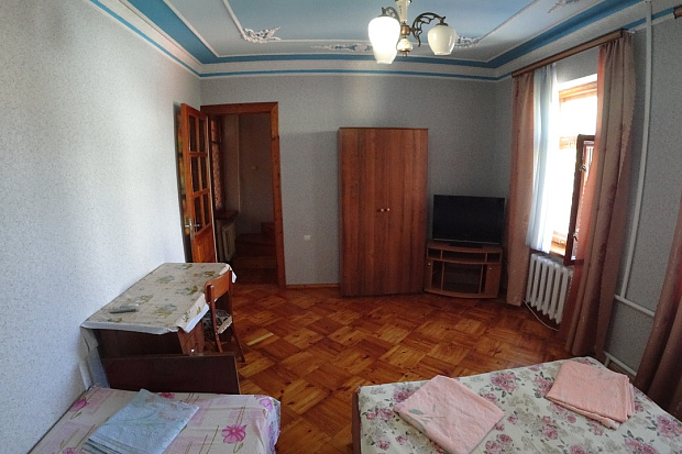 Фото 30. Большой трехкомнатный дом в парке Фрунзе