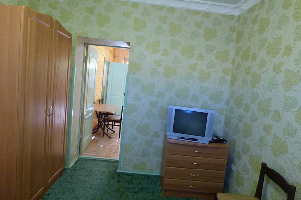Фото 9. Небольшой дом со своим двором в курортной зоне Евпатории