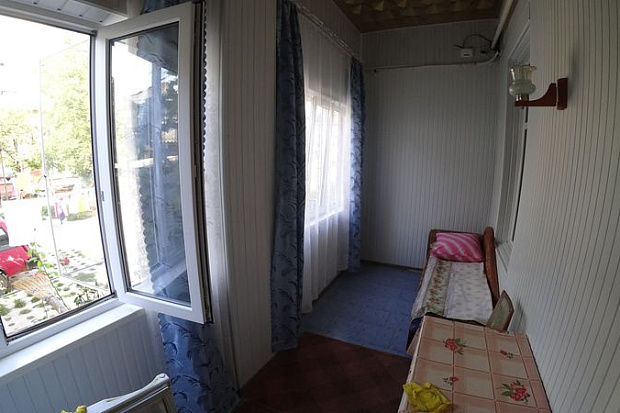 Фото 6. Однокомнатная квартира царской постройки с высокими потолками в курортной зоне