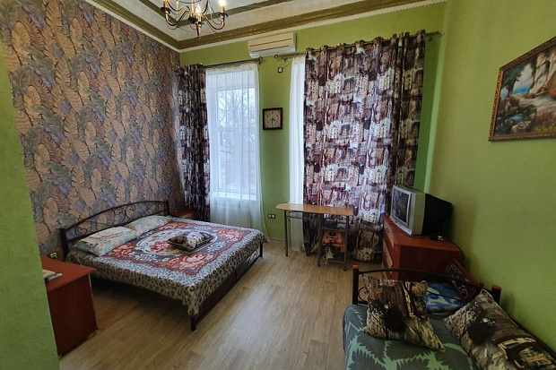 Фото 8. Двухкомнатная квартира на самой красивой улице Евпатории