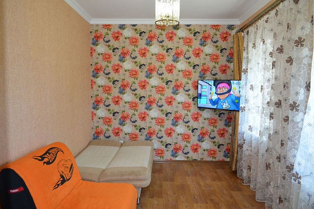 Фото 8. Двухкомнатный дом со своим двором рядом с рынком